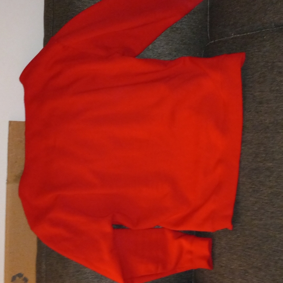 PRICE DROP🟥MEN RED HOODIE 🩸🟥 - Picture 9 of 11